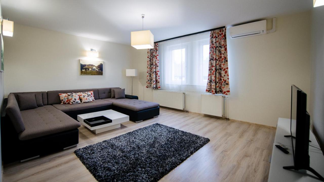 Lux Panzio Hotell Szarvas Exteriör bild