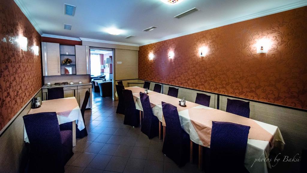 Lux Panzio Hotell Szarvas Exteriör bild